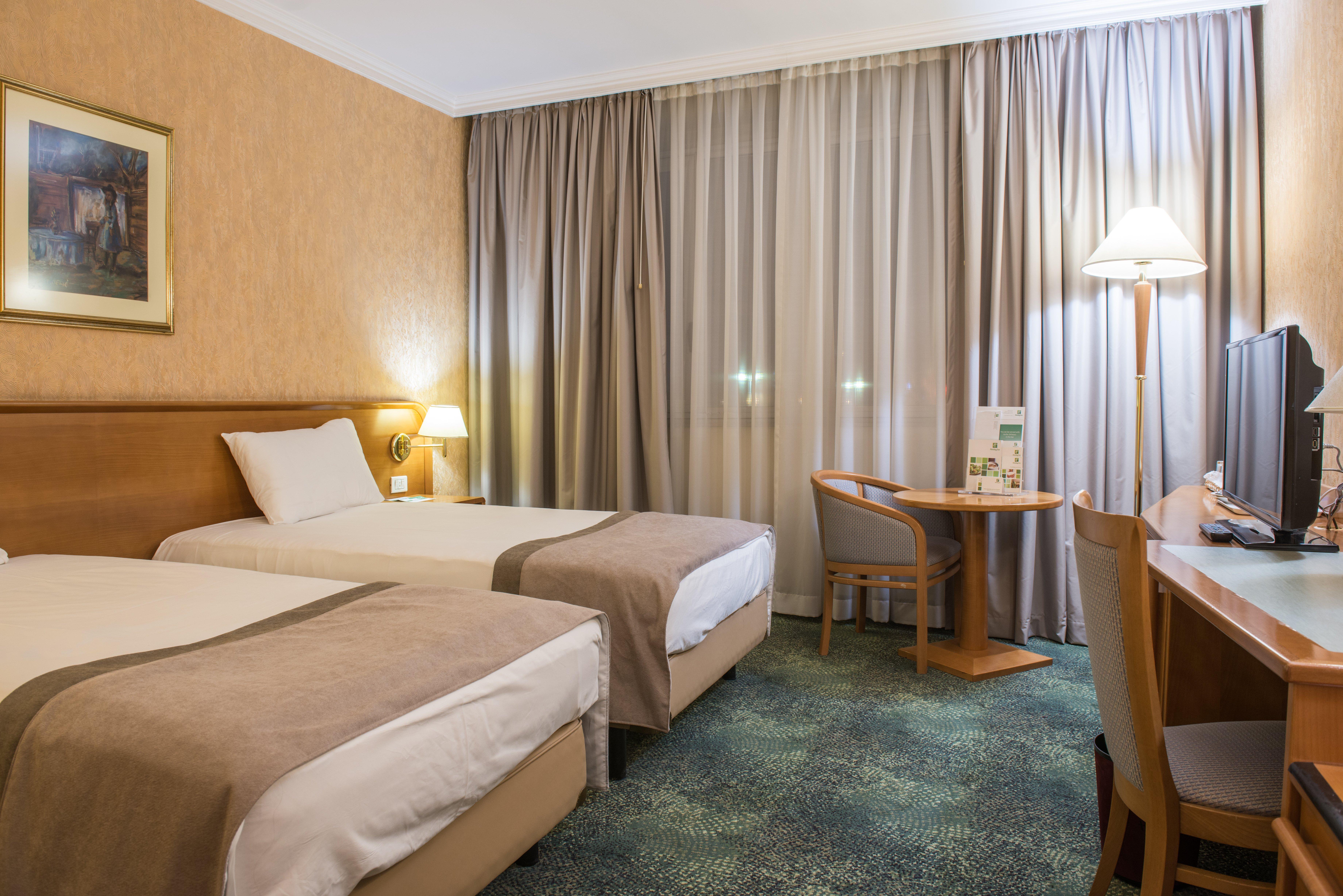 Holiday Inn Skopje By Ihg Exterior foto